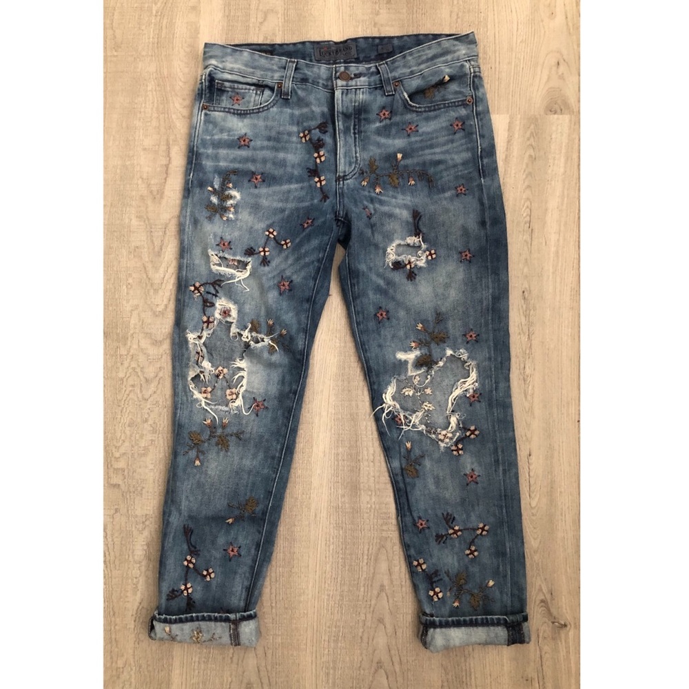 Adorable Lucky Brand, Sienna Slim Boyfriend jeans.